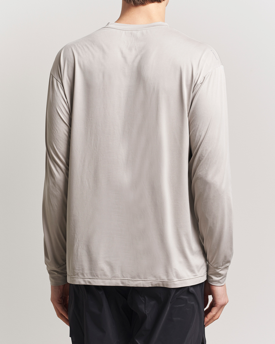 Hombres | Camisetas | Satisfy | AuraLite Long Sleeve T-Shirt Mineral Dune