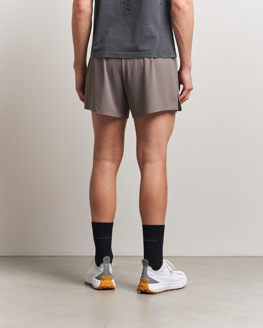 Hombres | Pantalones cortos | Satisfy | Space-O 5 Inch Shorts Taupe