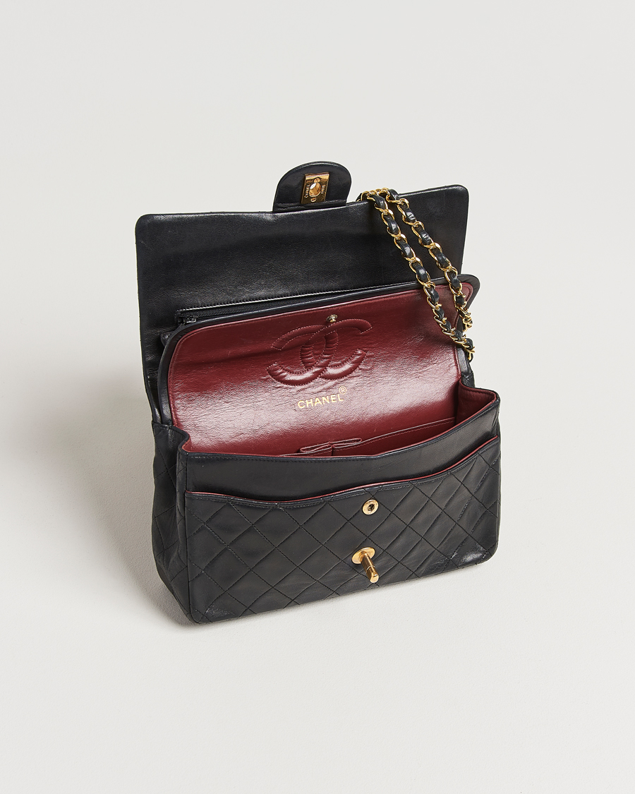 Hombres | Chanel Pre-Owned Classic Medium Double Flap Bag Lambskin Black | Chanel Pre-Owned | Classic Medium Double Flap Bag Lambskin Black