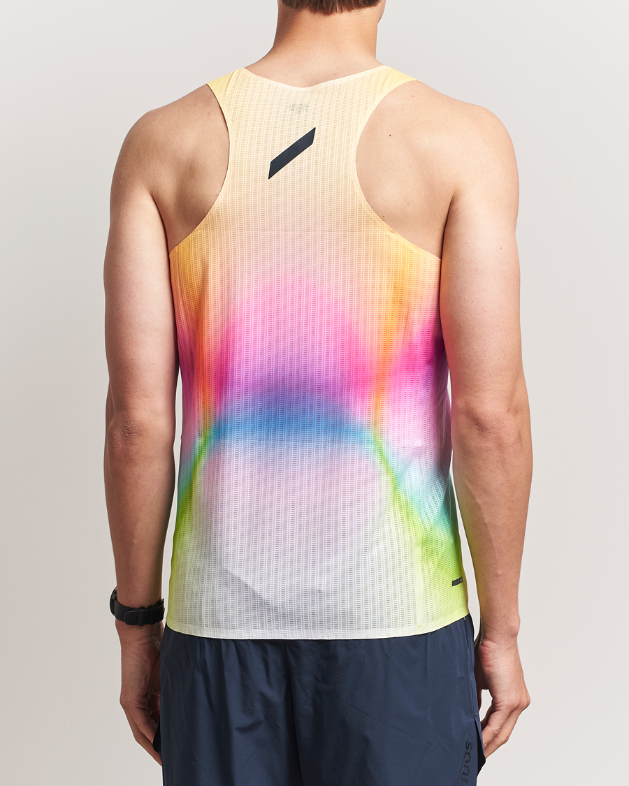 Hombres | Camisetas | SOAR Running | Race Vest Summer Rainbow