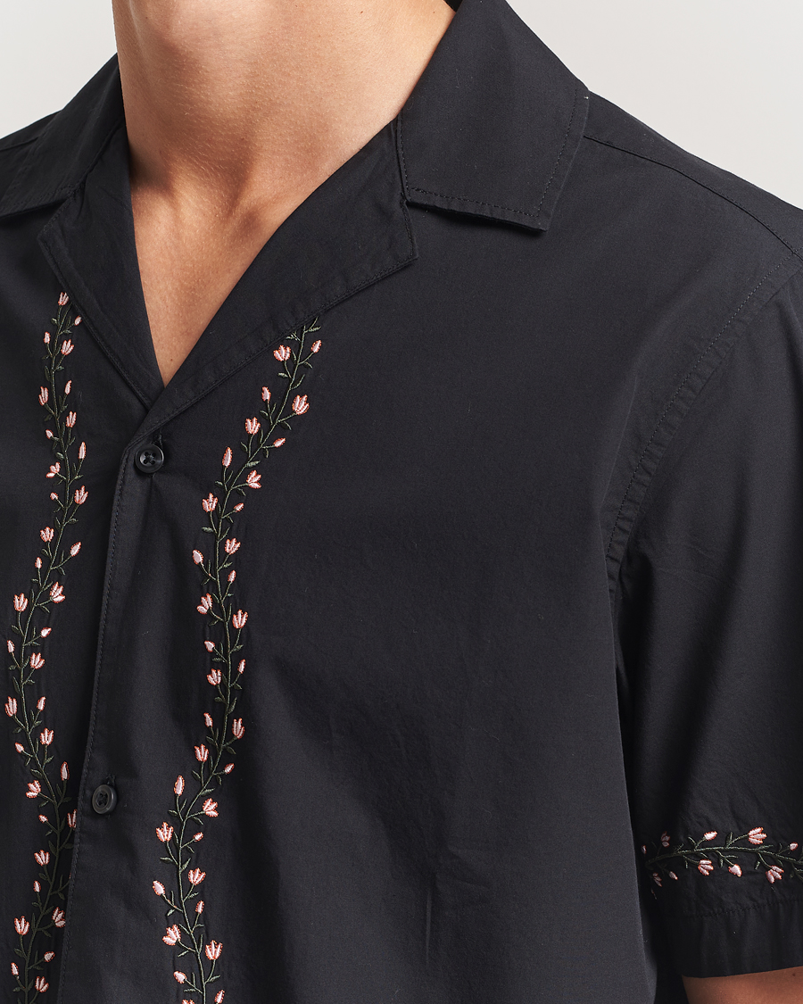 Hombres | Camisas | LES DEUX | Lesley Embroidery Short Sleeve Shirt Black