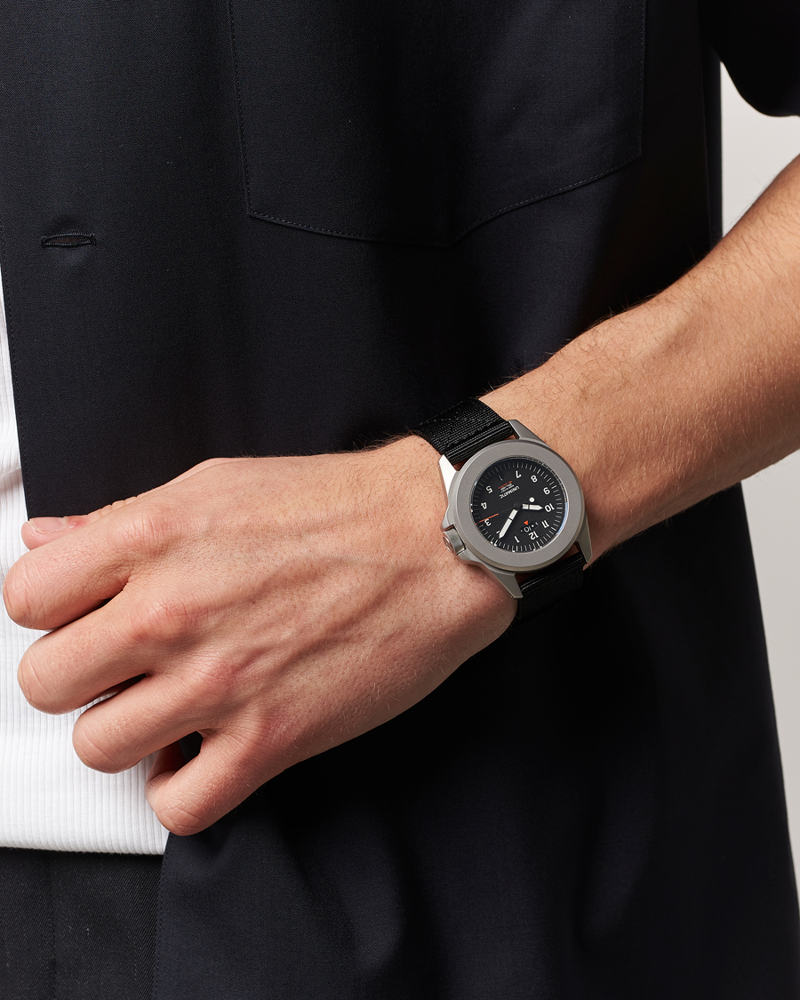 Hombres | UNIMATIC UT4 GMT Toolwatch Black | UNIMATIC | UT4 GMT Toolwatch Black