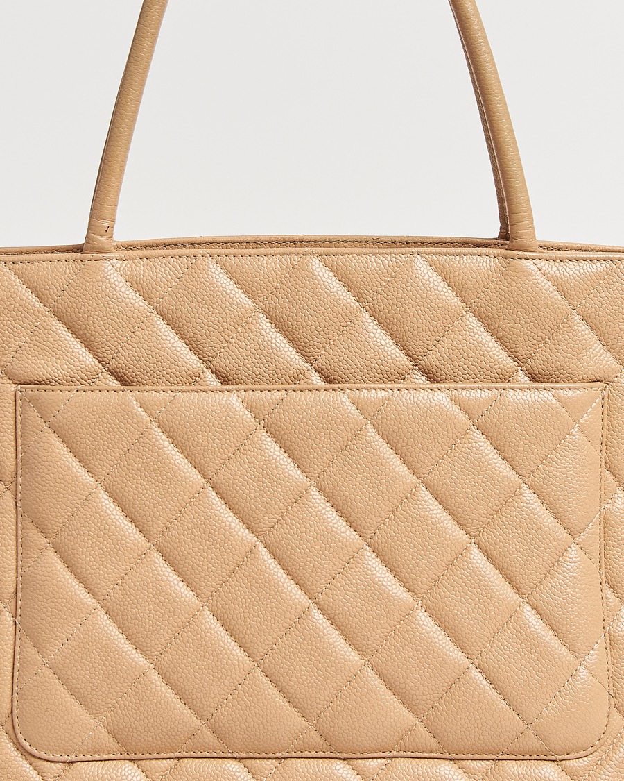 Hombres | Chanel Pre-Owned Medallion Tote Bag Caviar Beige | Chanel Pre-Owned | Medallion Tote Bag Caviar Beige