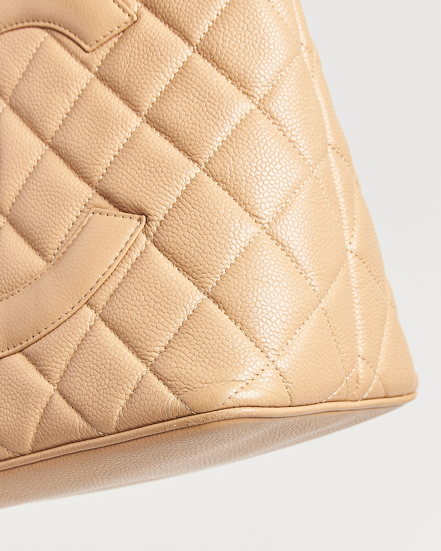 Hombres | Chanel Pre-Owned Medallion Tote Bag Caviar Beige | Chanel Pre-Owned | Medallion Tote Bag Caviar Beige