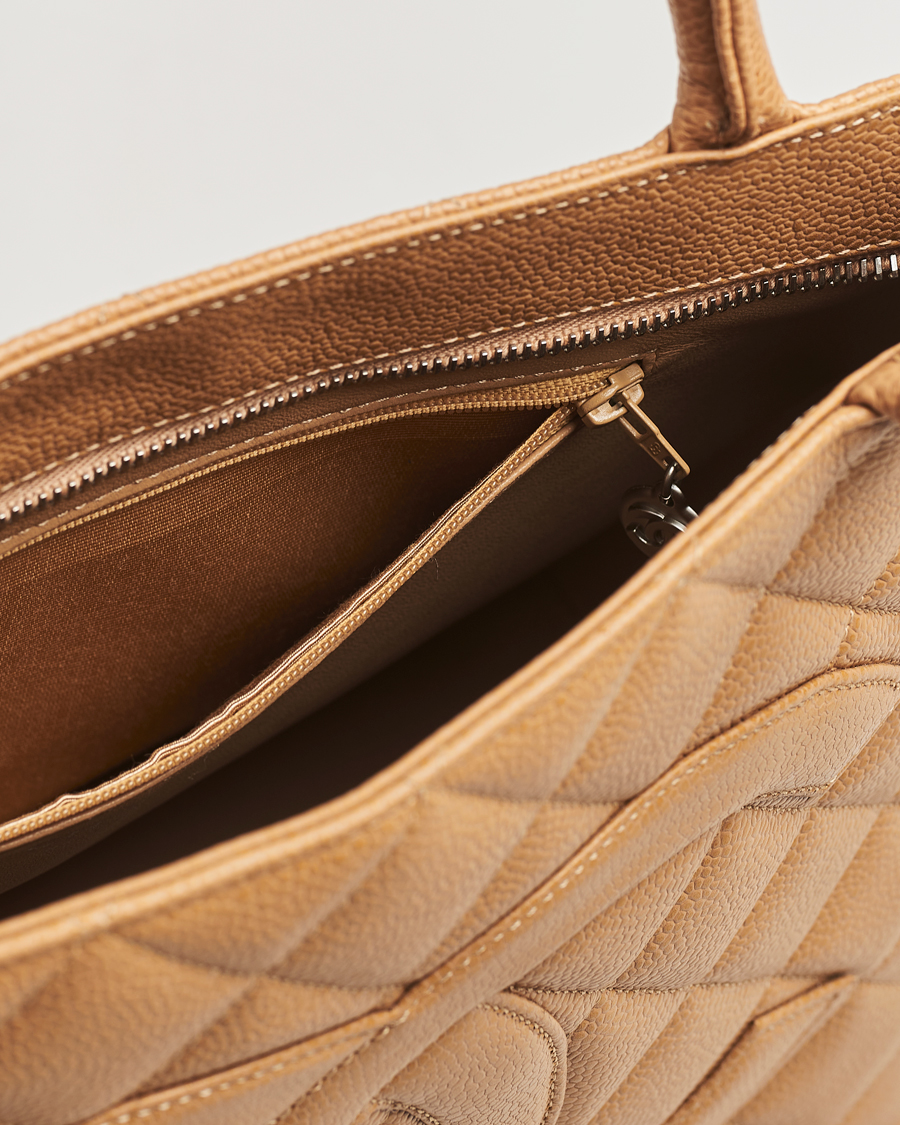 Hombres | Chanel Pre-Owned Medallion Tote Quilted Caviar Beige | Chanel Pre-Owned | Medallion Tote Quilted Caviar Beige