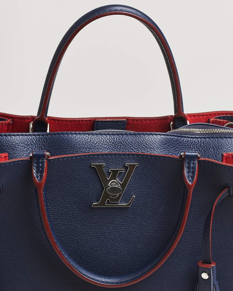 Hombres | Louis Vuitton Pre-Owned LockMeTo Handbag Calfskin Navy | Louis Vuitton Pre-Owned | LockMeTo Handbag Calfskin Navy