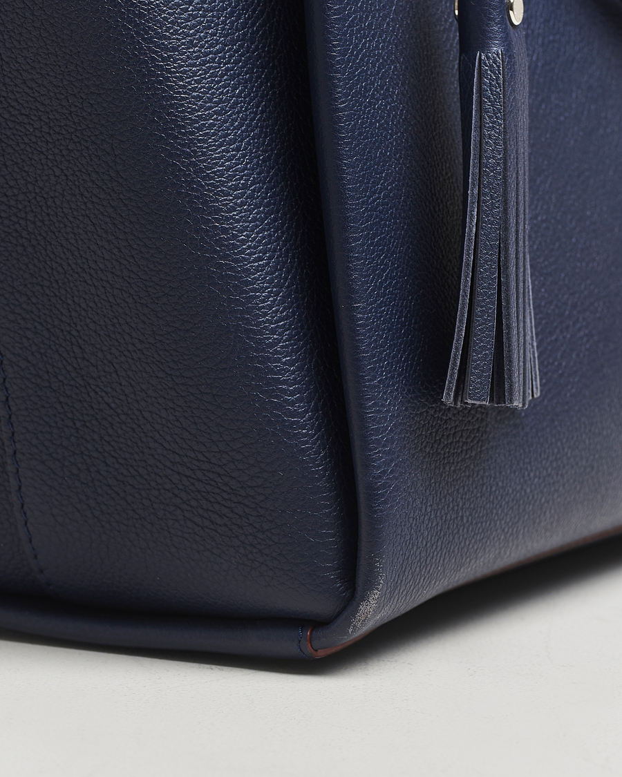 Hombres | Louis Vuitton Pre-Owned LockMeTo Handbag Calfskin Navy | Louis Vuitton Pre-Owned | LockMeTo Handbag Calfskin Navy