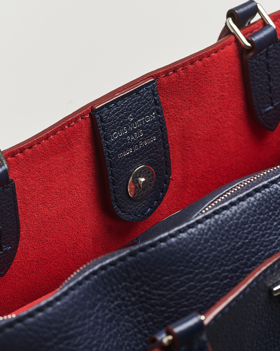 Hombres | Louis Vuitton Pre-Owned LockMeTo Handbag Calfskin Navy | Louis Vuitton Pre-Owned | LockMeTo Handbag Calfskin Navy