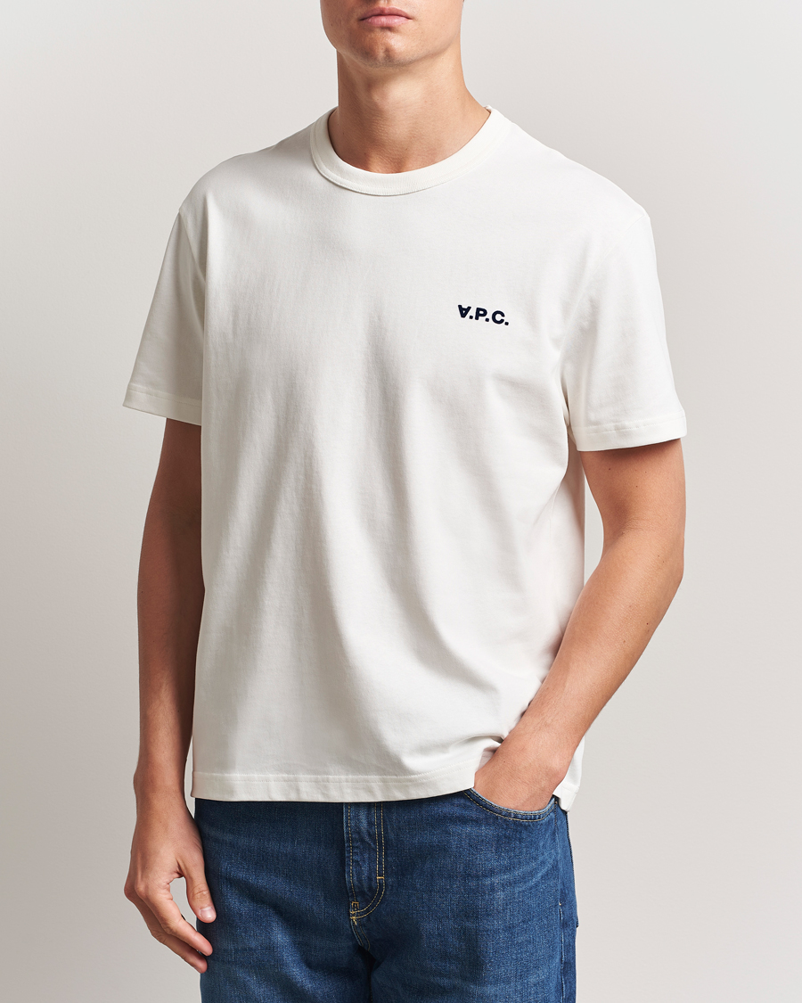 Hombres | Camisetas | A.P.C. | Boxy Fit Petit VPC T-Shirt White/Dark Navy