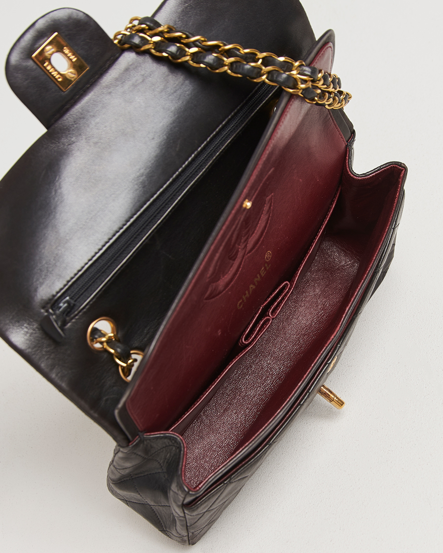 Hombres | Chanel Pre-Owned Classic Double Flap Medium Lambskin Black | Chanel Pre-Owned | Classic Double Flap Medium Lambskin Black