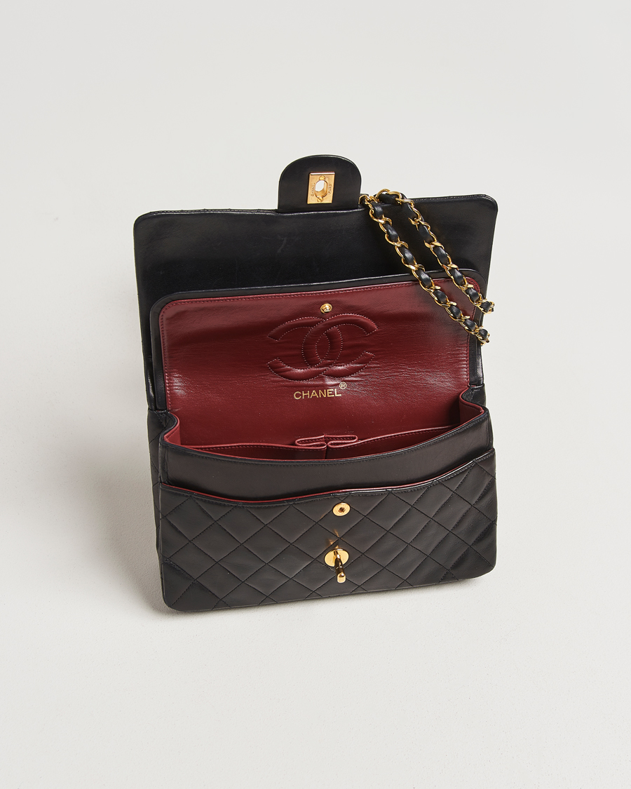 Hombres | Chanel Pre-Owned Classic Double Flap Medium Lambskin Black | Chanel Pre-Owned | Classic Double Flap Medium Lambskin Black