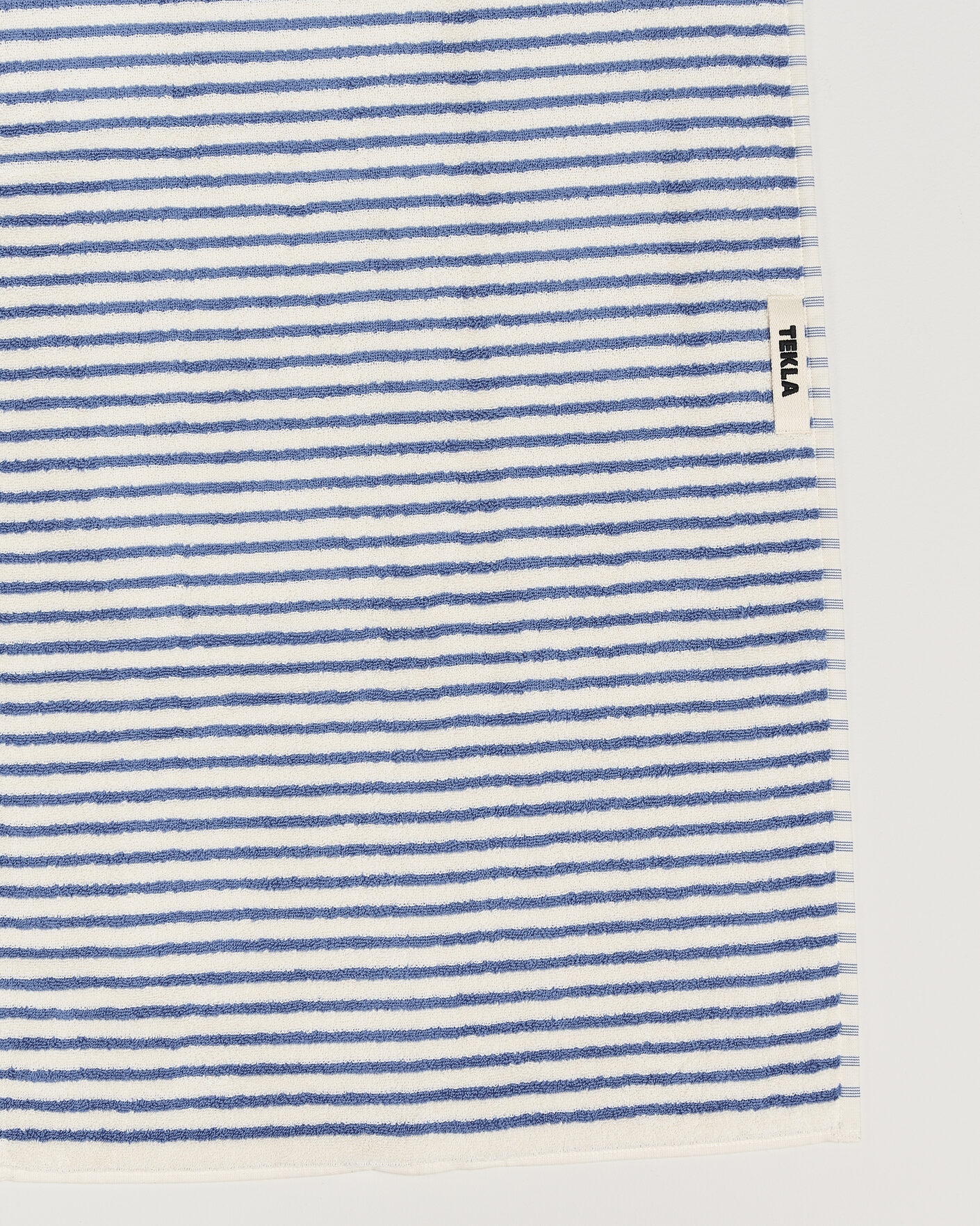 Hombres | Telas | Tekla | Organic Terry Hand Towel Coastal Blue Stripes