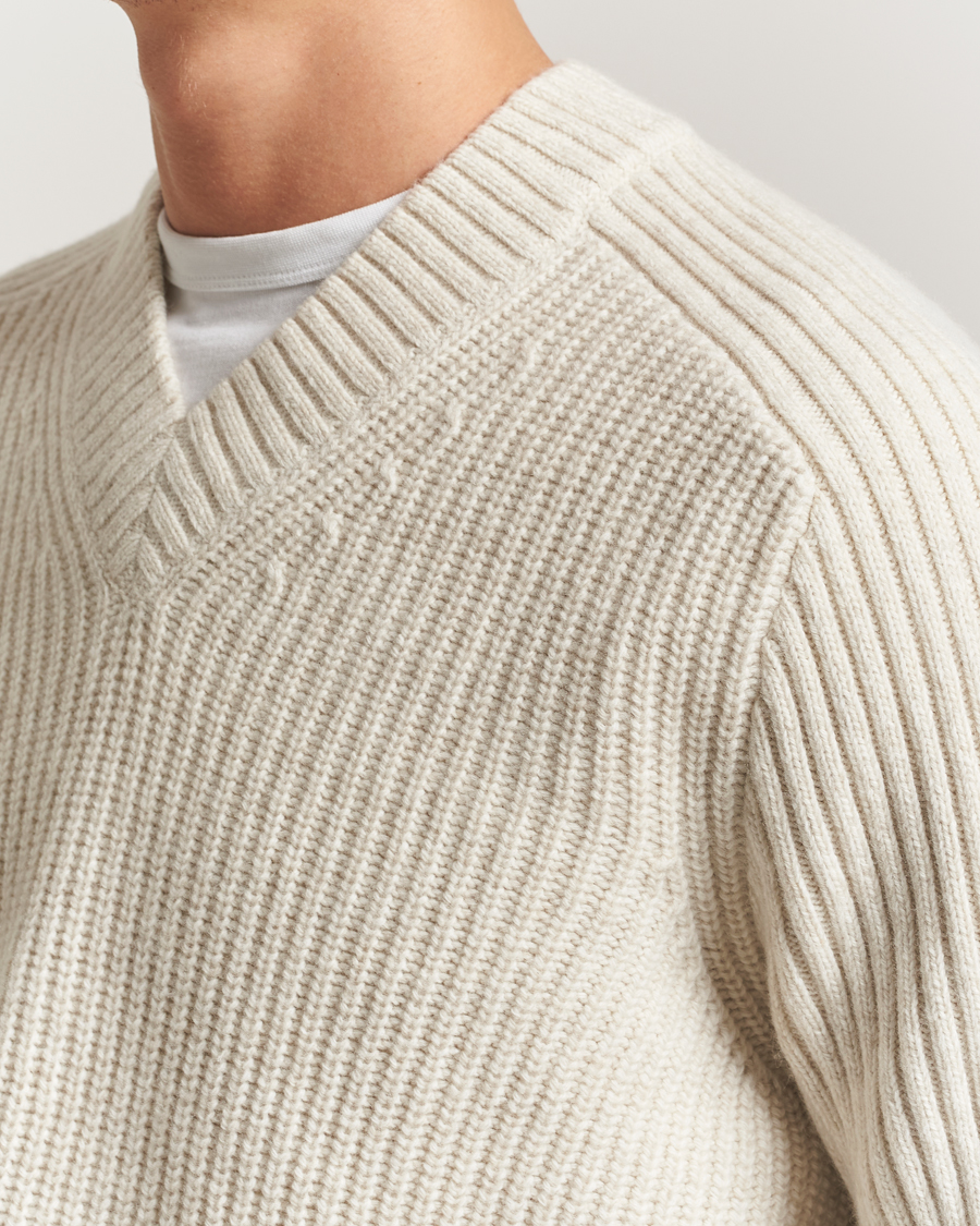 Hombres | Jerséis y prendas de punto | BOSS ORANGE | Karinet Ribbed Wool Knitted V-Neck Light Beige