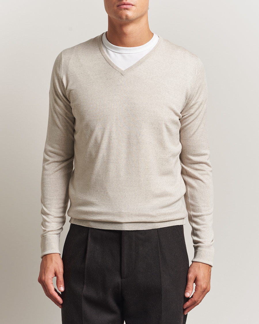 Hombres | Jerséis y prendas de punto | John Smedley | Bobby Extra Fine Merino V-Neck Pullover Grey Fleece