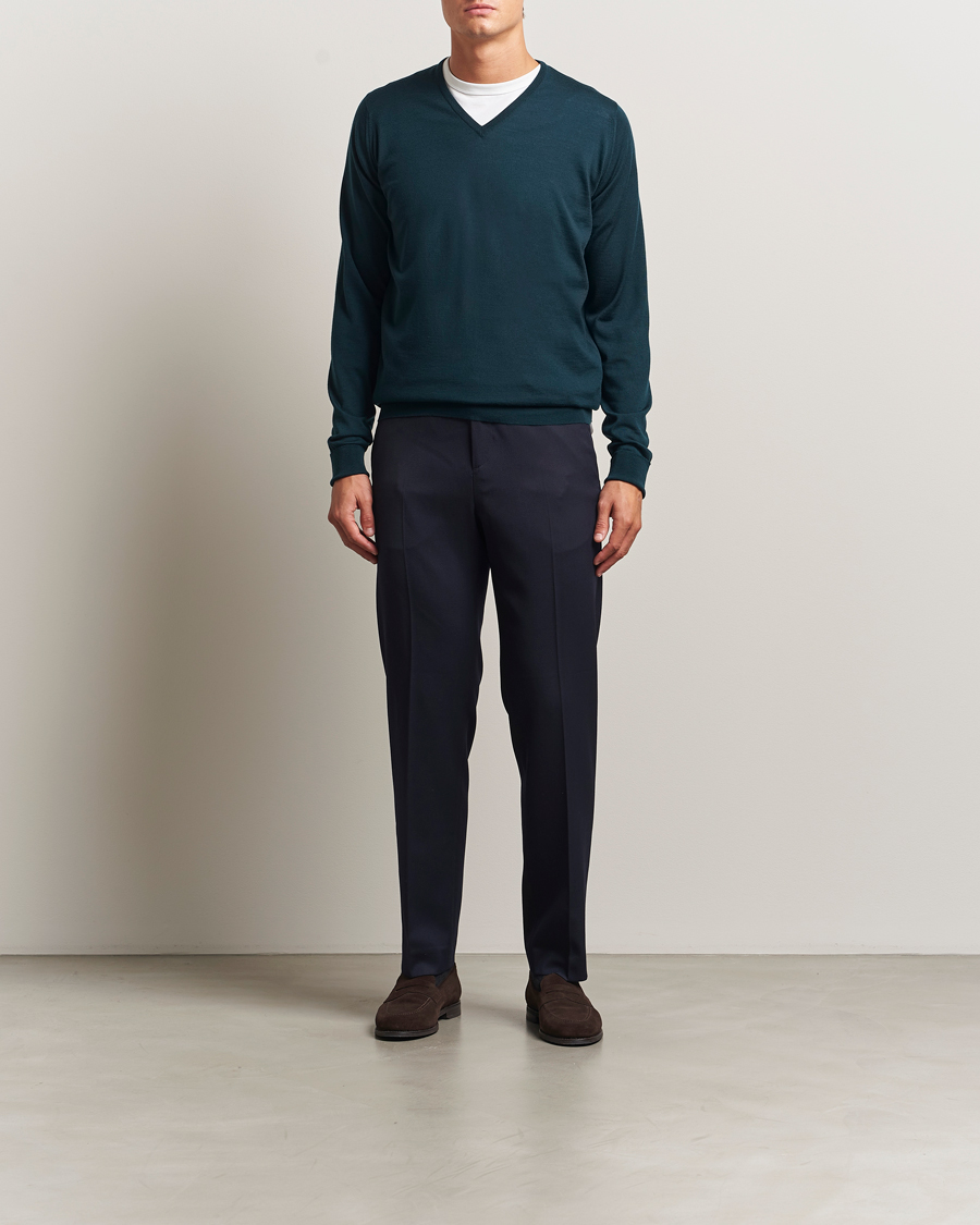 Hombres | Jerséis y prendas de punto | John Smedley | Bobby Extra Fine Merino V-Neck Pullover Richardson Green
