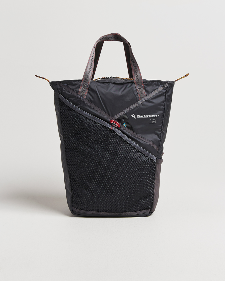 Klättermusen Gand Bag 23L Raven en CareOfCarl.es