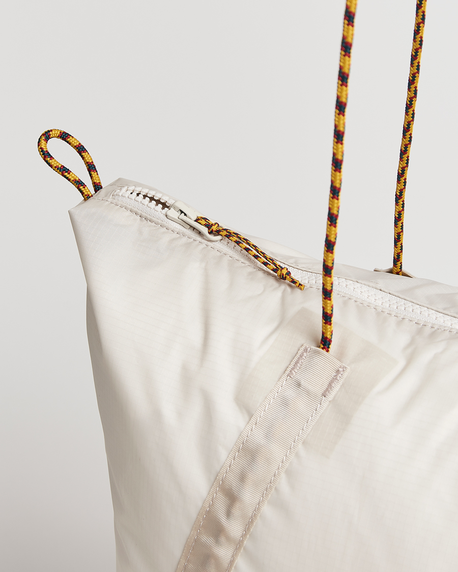 Hombres | Bolsos | Klättermusen | Gebo 23L Lightweight Totebag Putty Grey