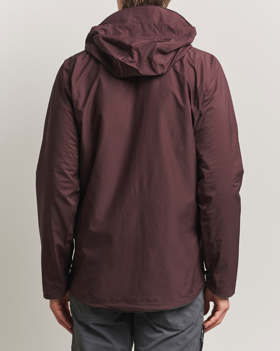 Hombres | Abrigos y chaquetas | Klättermusen | Asynja Lightweight Waterproof Jacket Amanth Red