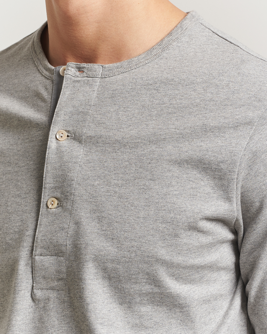 Hombres | Jerséis y prendas de punto | Merz b. Schwanen | Classic Fit Sturdy Organic Cotton Henley Grey Melange