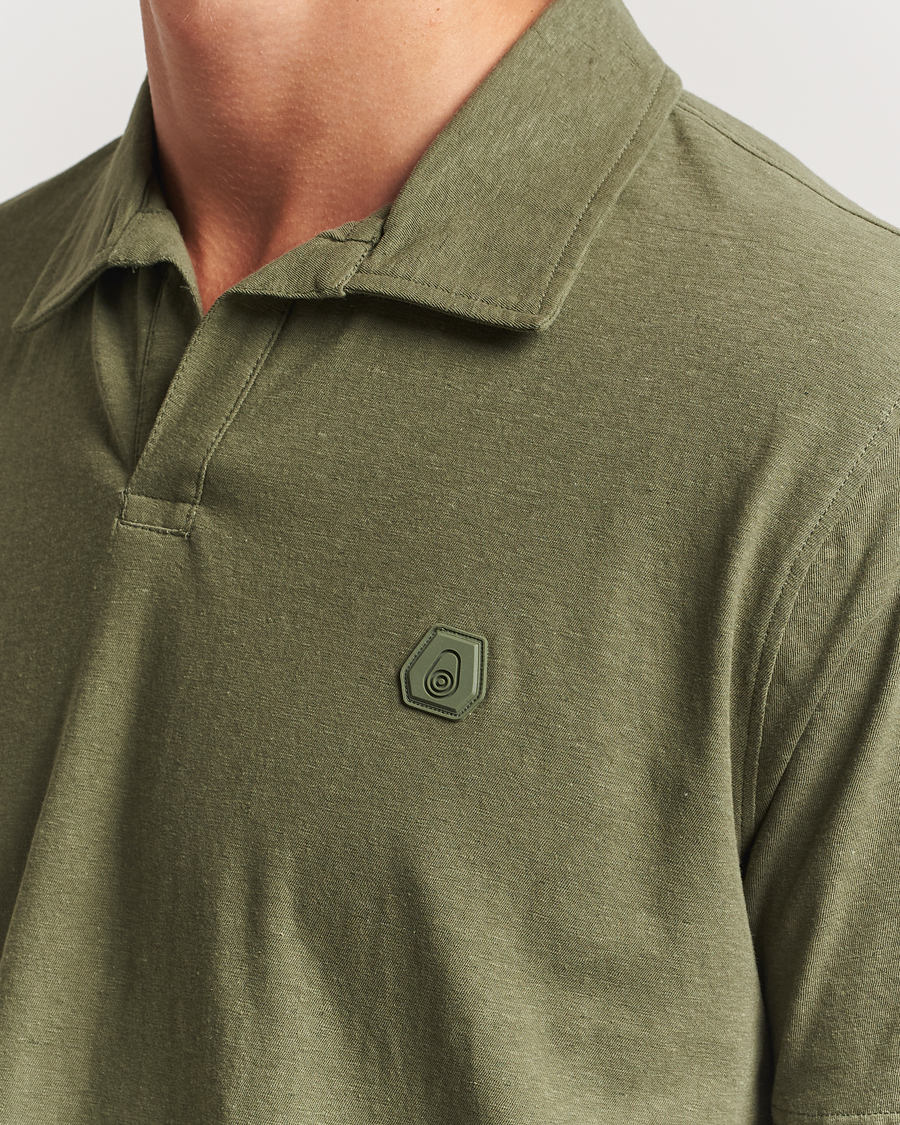 Hombres | Polos | Sail Racing | Tornado Polo Modern Green