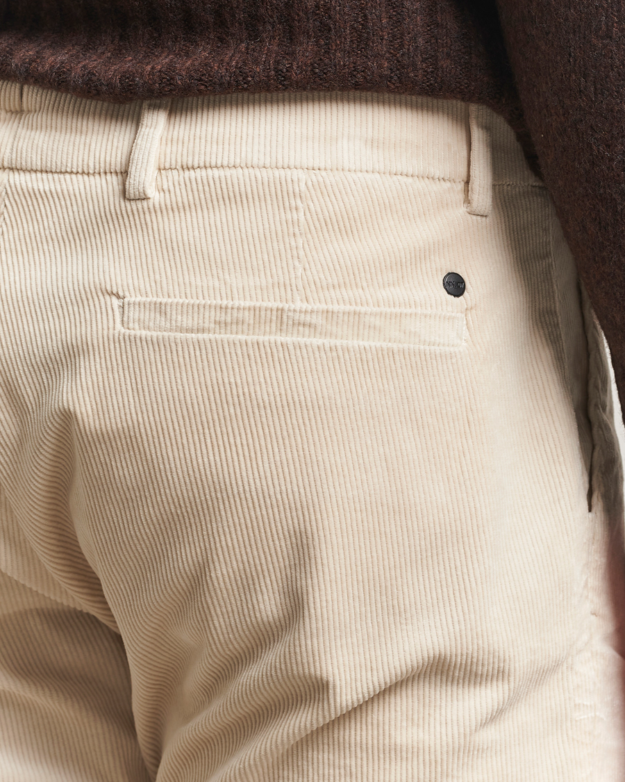 Hombres | Pantalones | NN07 | Theo Regular Fit Corduroy Chinos Ivory