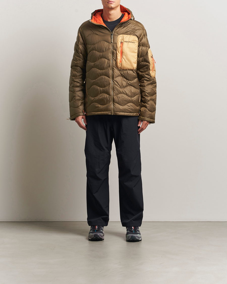 Hombres | Abrigos y chaquetas | Peak Performance | Helium Utility Down Hooded Jacket Meadow Moss/Sierra Sand