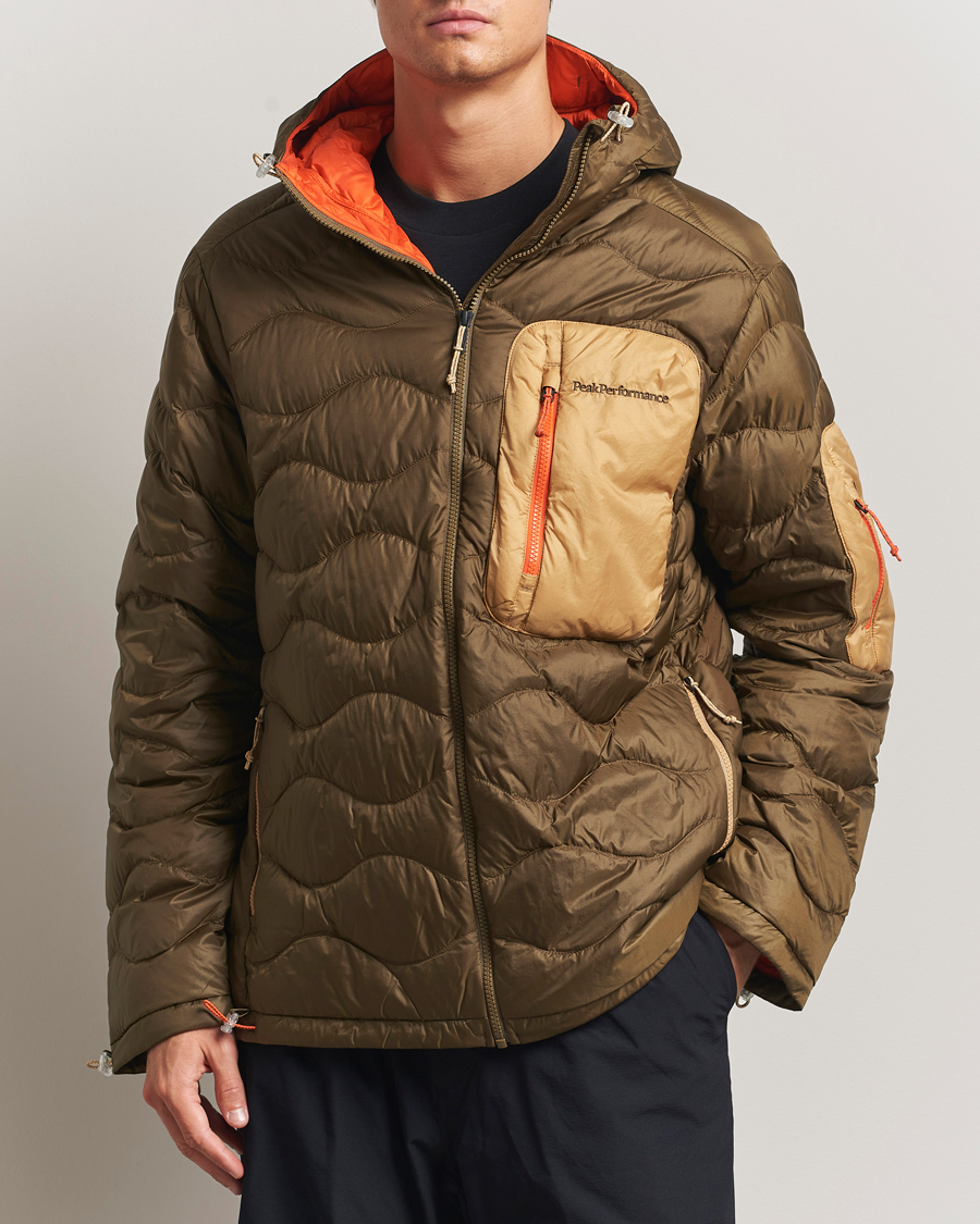 Hombres | Abrigos y chaquetas | Peak Performance | Helium Utility Down Hooded Jacket Meadow Moss/Sierra Sand