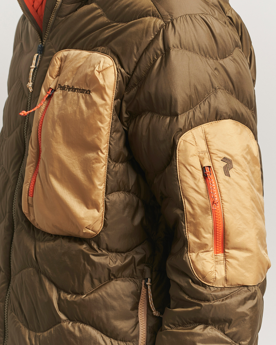 Hombres | Abrigos y chaquetas | Peak Performance | Helium Utility Down Hooded Jacket Meadow Moss/Sierra Sand