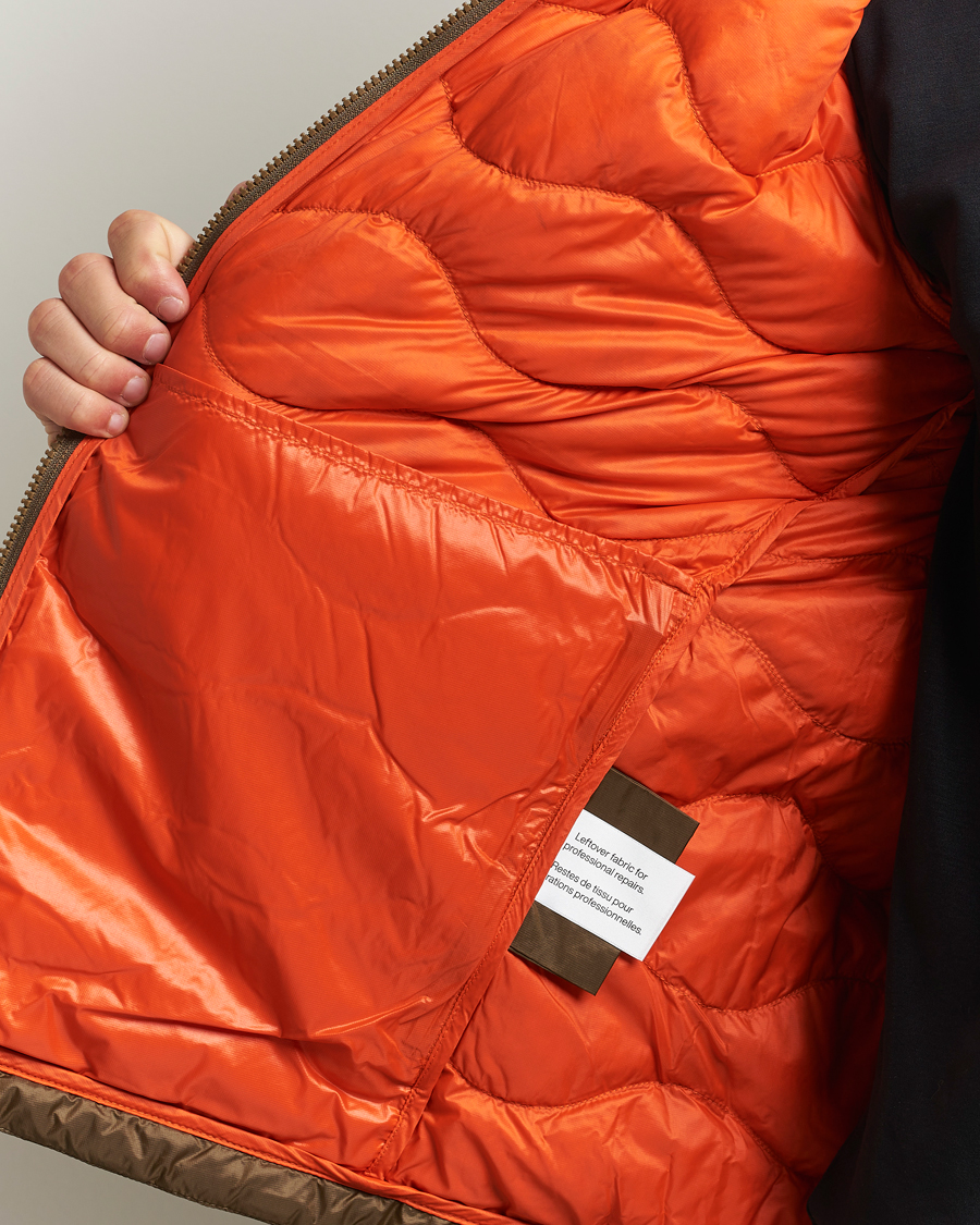 Hombres | Abrigos y chaquetas | Peak Performance | Helium Utility Down Hooded Jacket Meadow Moss/Sierra Sand