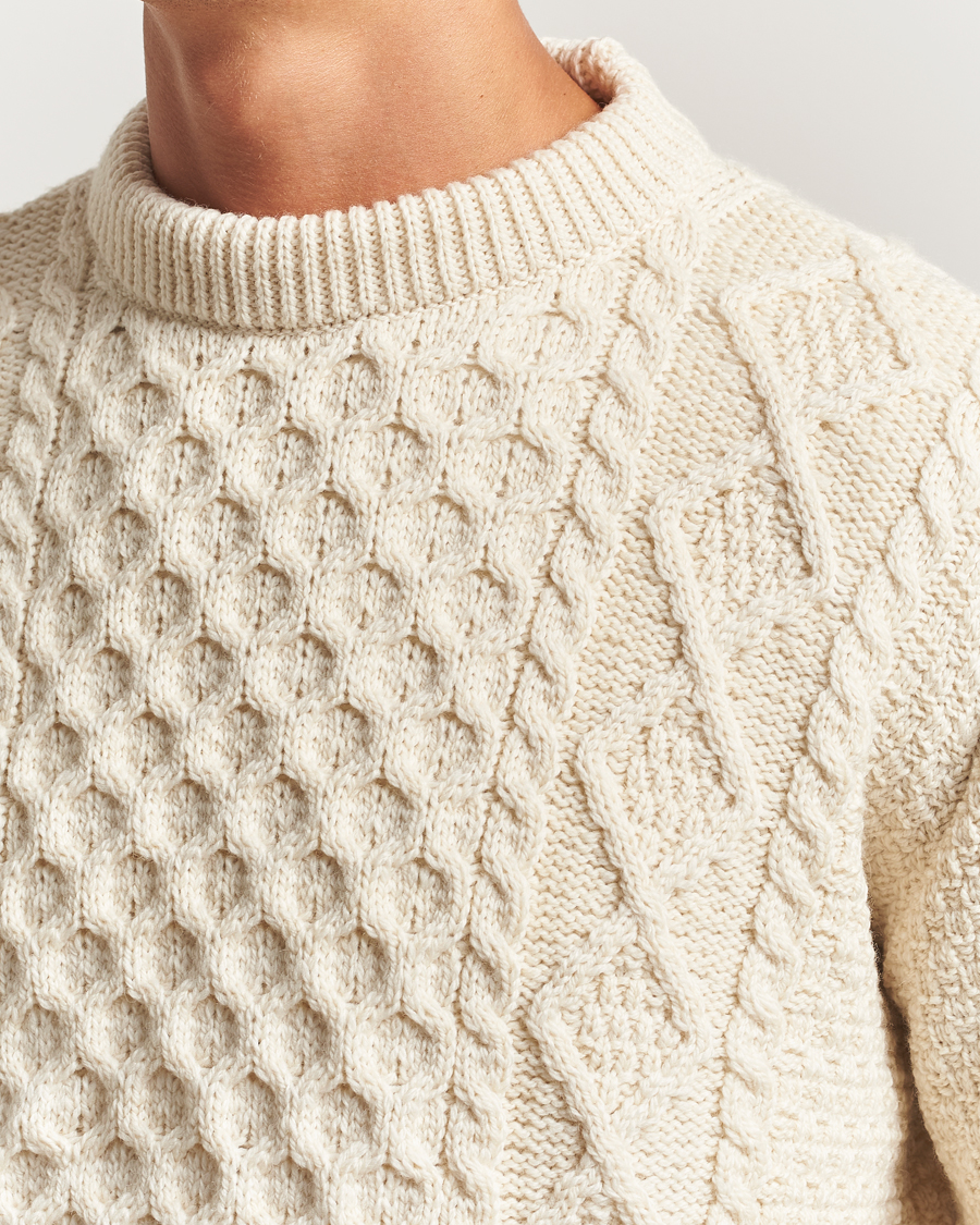 Hombres | Jerséis y prendas de punto | Gloverall | Aran Wool Knitted Sweater Ecru