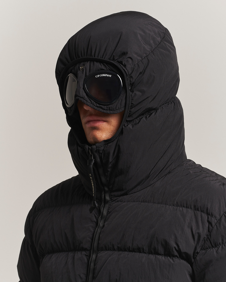 C.P. Company Chrome-R Down Jacket Black en CareOfCarl.es