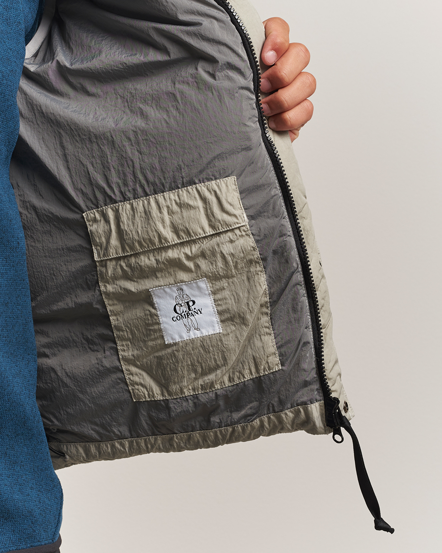 Hombres | Chalecos | C.P. Company | Eco Chrome Mixed Down Vest Light Grey