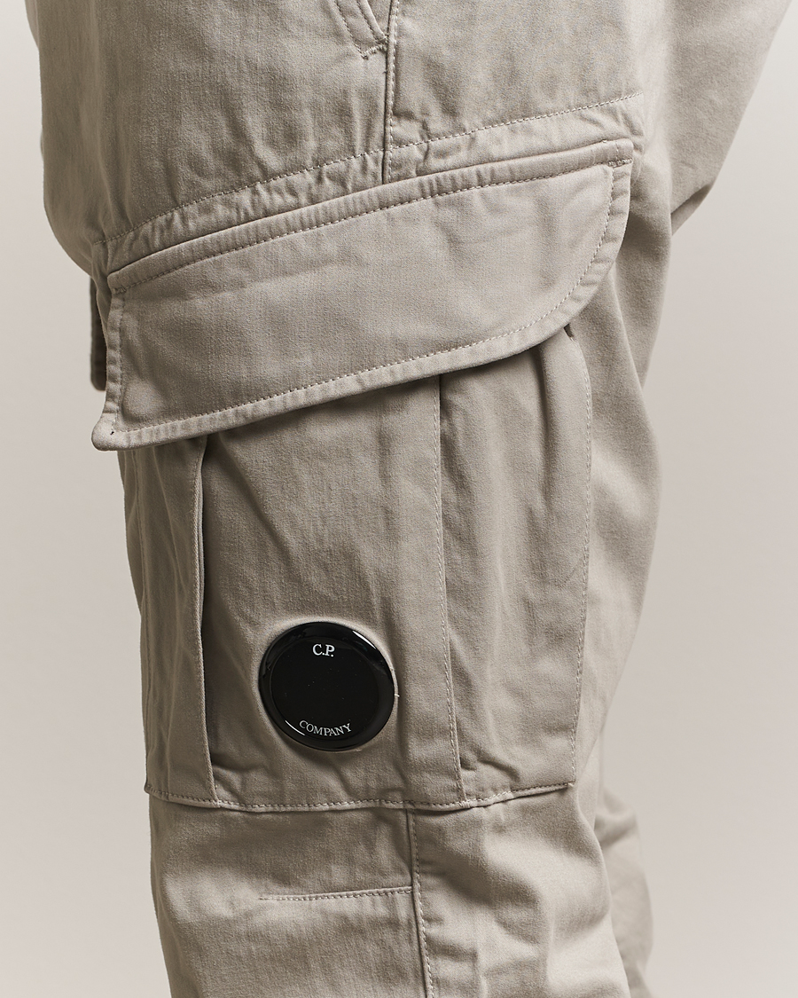 Hombres | Pantalones | C.P. Company | Stretch Satin Lens Cargo Pants Grey