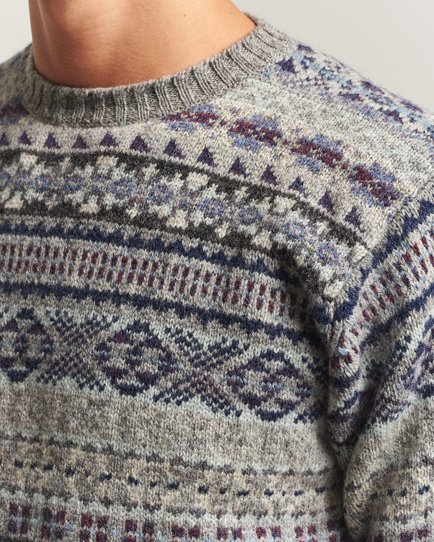 Hombres | Jerséis y prendas de punto | Jamieson's of Shetland | Jamiesons Of Shetland All Over Fair Isle Pullover Crew Neck Light Grey