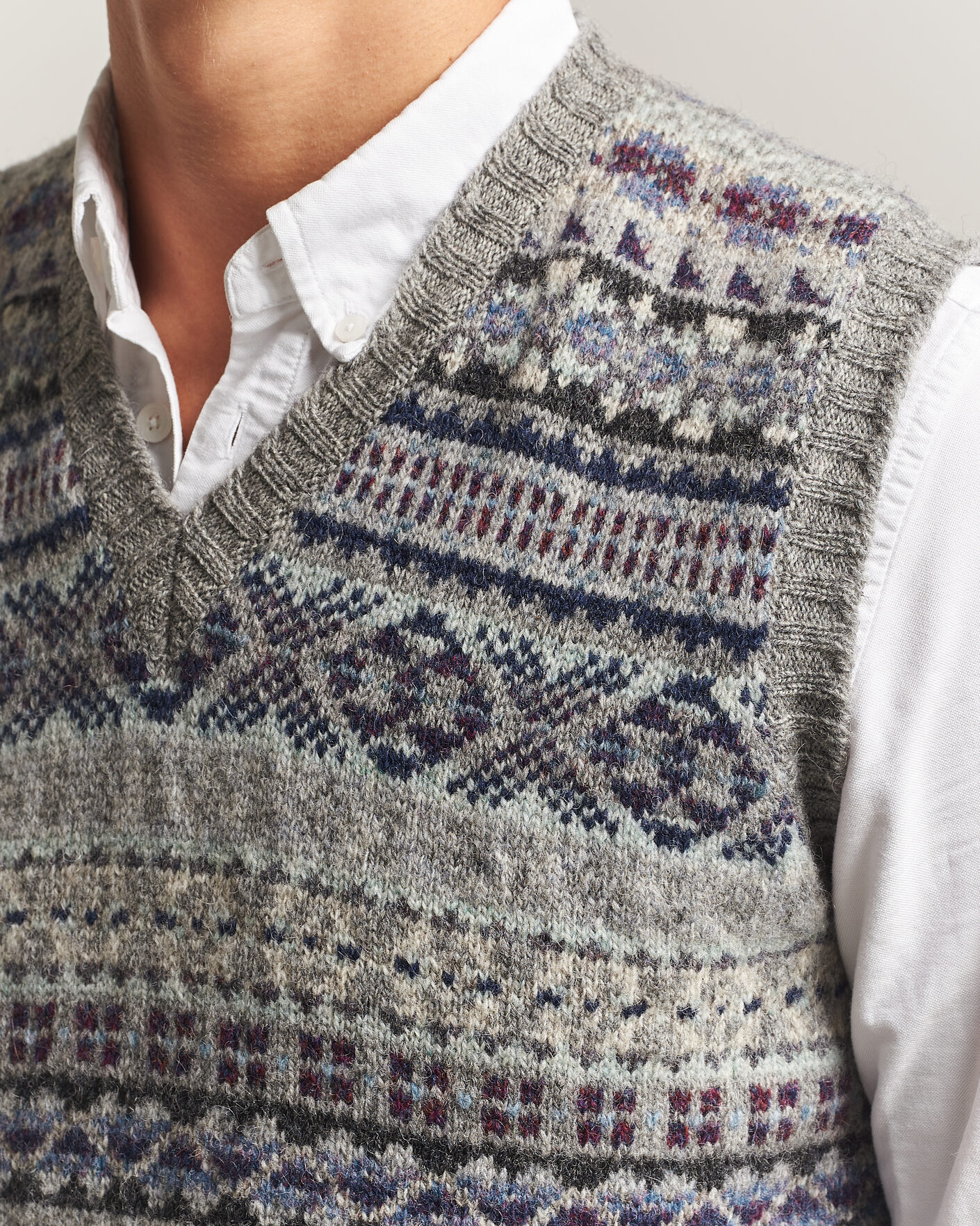 Hombres | Jerséis y prendas de punto | Jamieson's of Shetland | Jamiesons Of Shetland All Over Fair Isle Slipover Light Grey