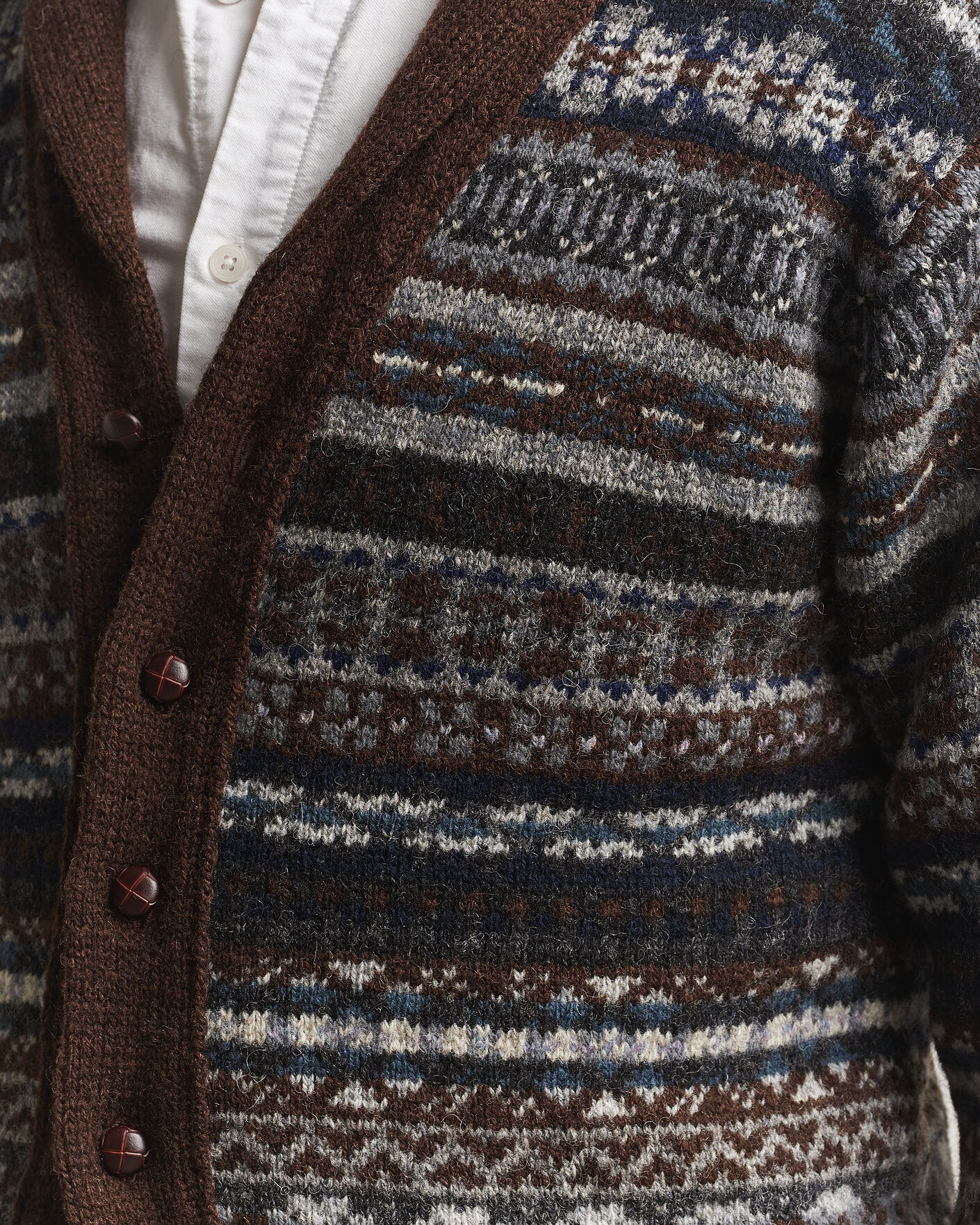 Hombres | Jerséis y prendas de punto | Jamieson's of Shetland | Jamiesons Of Shetland All Over Fair Isle Shawl Collar Cardigan Brown