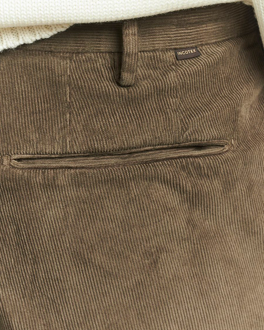Hombres | Pantalones | Incotex | Slim Fit Baby Corduroy Trousers Taupe