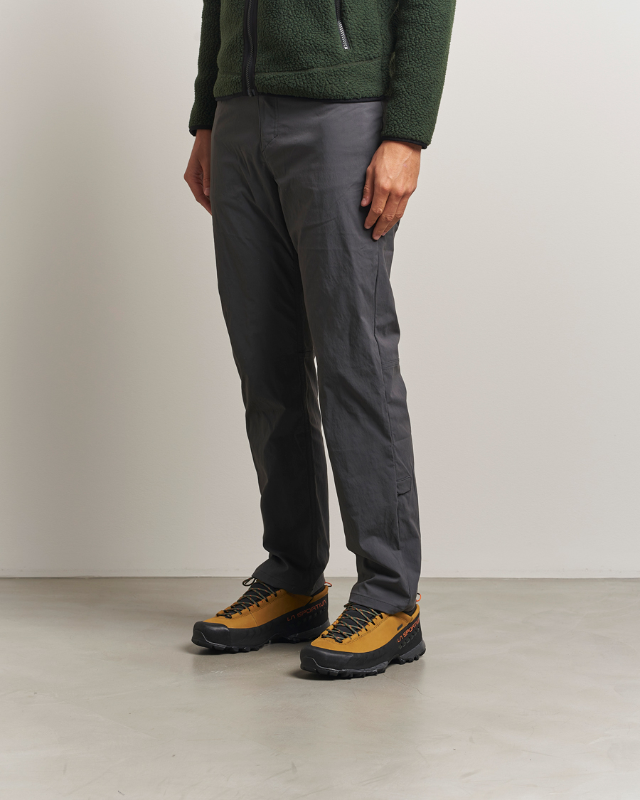 Hombres | Zapatillas de trail | La Sportiva | TX5 GTX Hiking Shoes Savana/Tiger