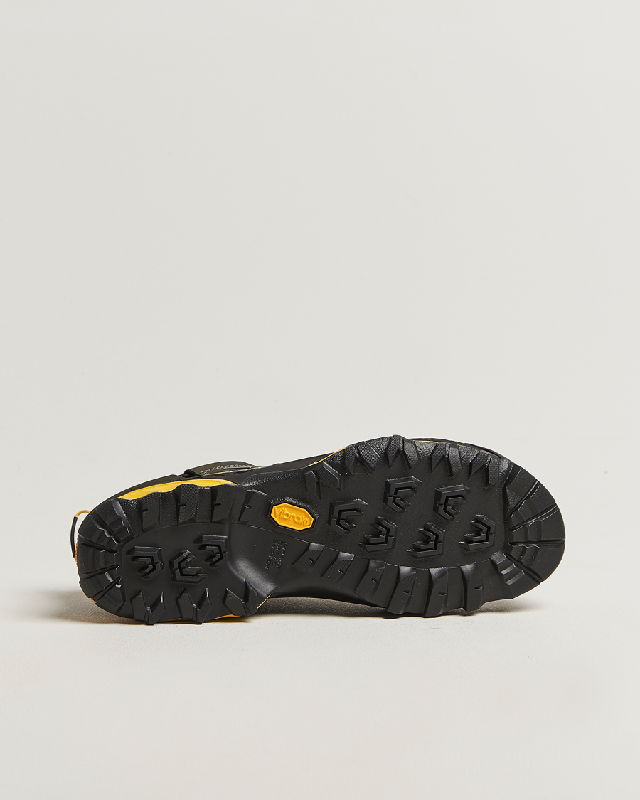 Hombres | Zapatillas de trail | La Sportiva | TX5 GTX Hiking Shoes Carbon/Yellow