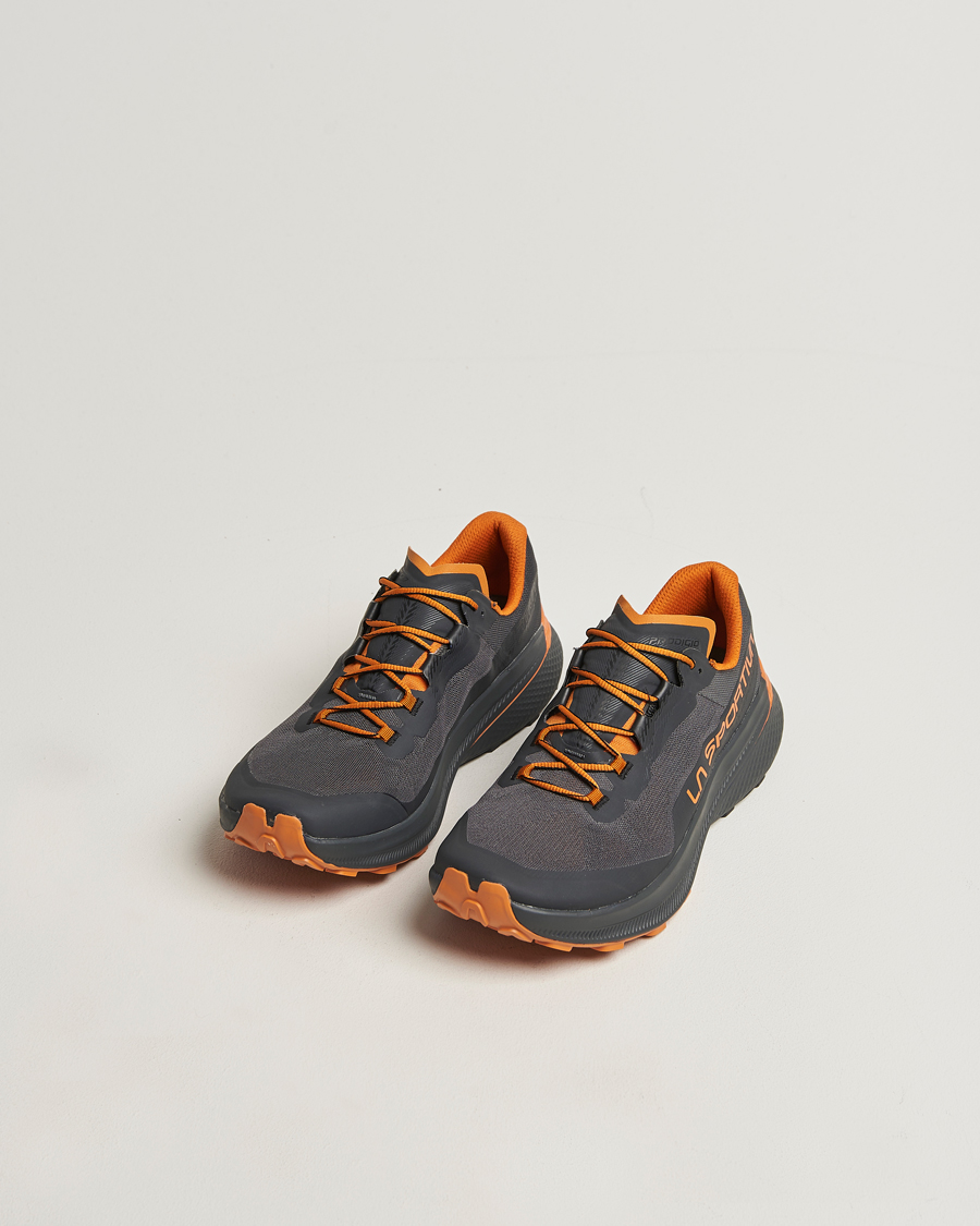 Hombres | Zapatillas de trail | La Sportiva | Prodigio Trail Run Sneakers Carbon/Marmalade