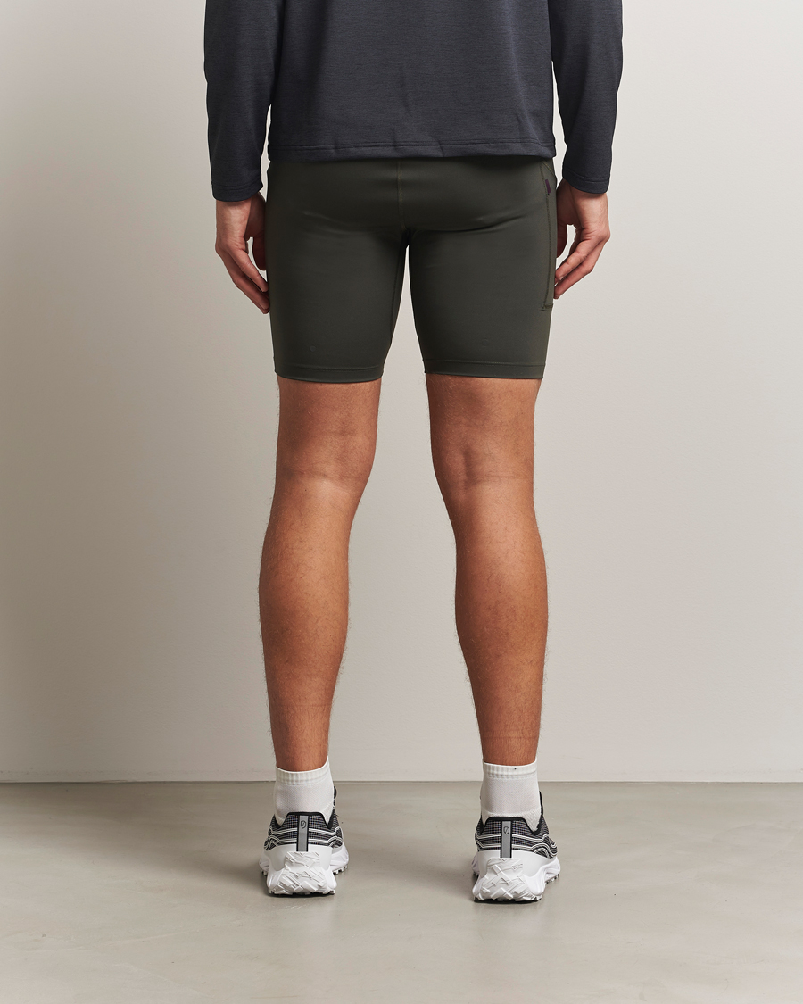Hombres | Pantalones cortos | Pas Normal Studios | Balance Tight Shorts Dark Olive