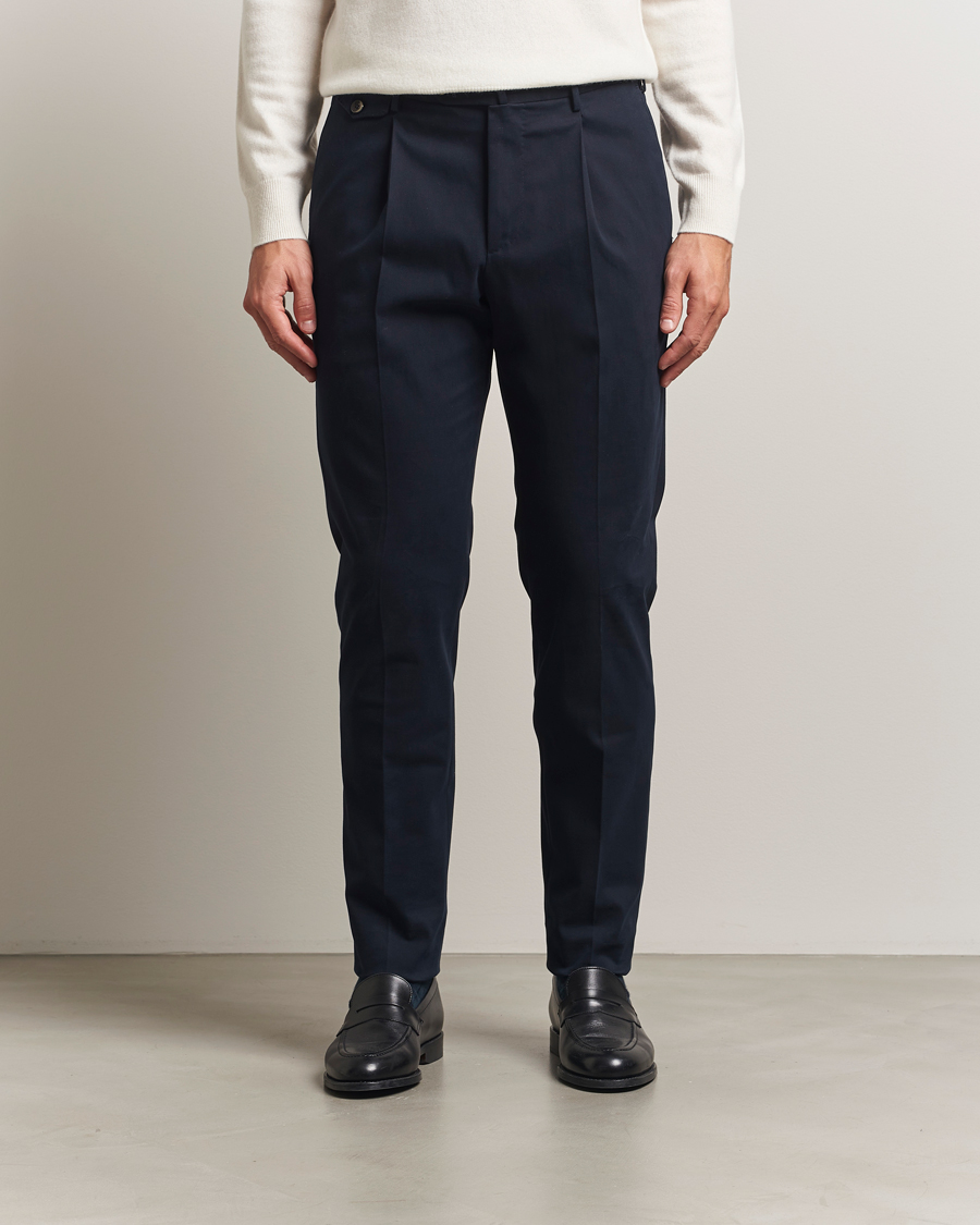 Hombres | Pantalones | PT01 | Slim Fit Pleated Cotton/Cashmere Trousers Navy