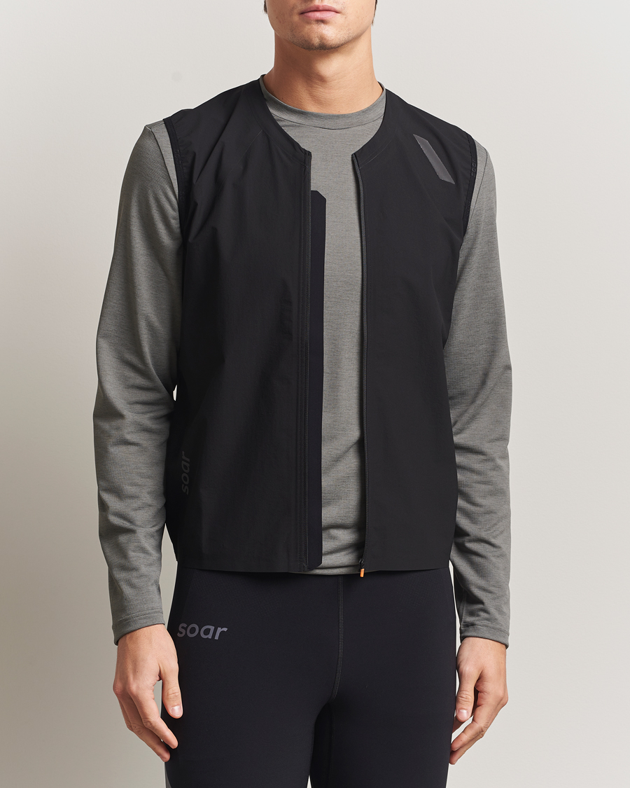 Hombres | Chalecos | SOAR Running | Rainout Gilet Black
