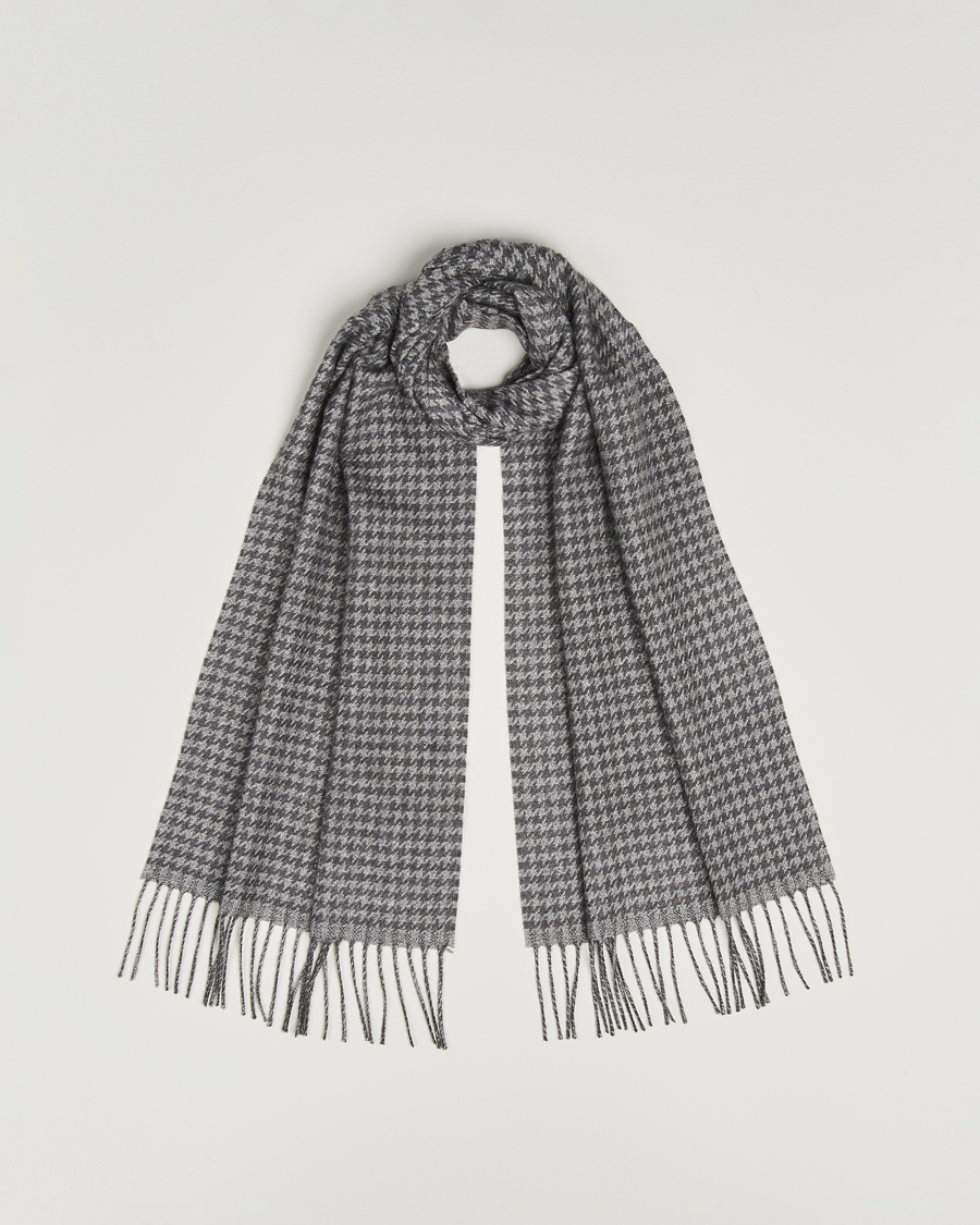 Hombres | Piacenza Cashmere Cashmere/Silk Houndstooth Scarf Light Grey | Piacenza Cashmere | Cashmere/Silk Houndstooth Scarf Light Grey