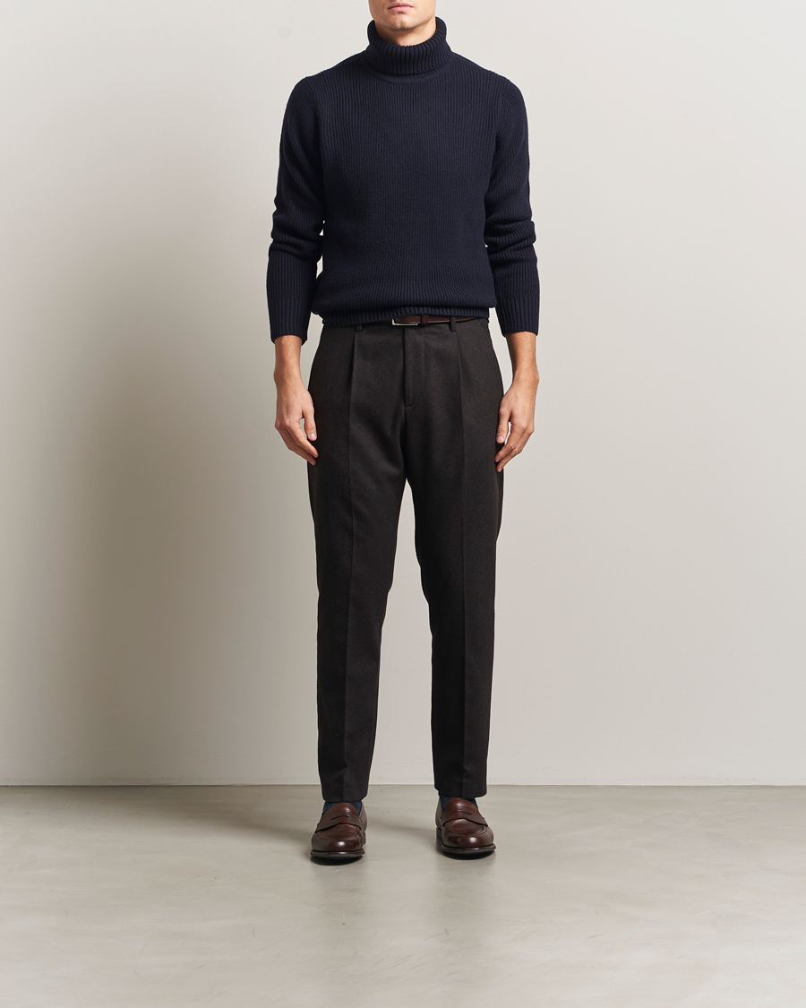 Hombres | Jerséis y prendas de punto | Charles Tyrwhitt | Chunky Merino Roll Neck Navy