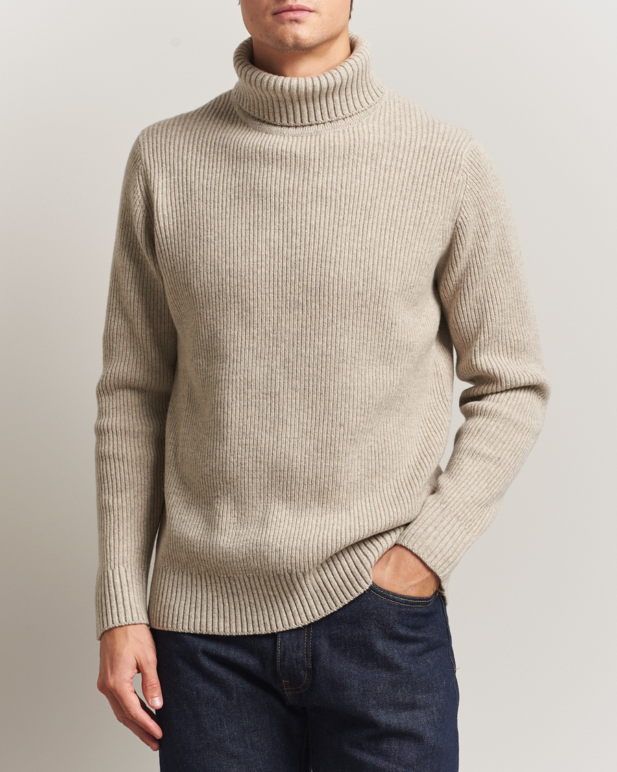 Hombres | Jerséis y prendas de punto | Charles Tyrwhitt | Chunky Merino Roll Neck Oatmeal
