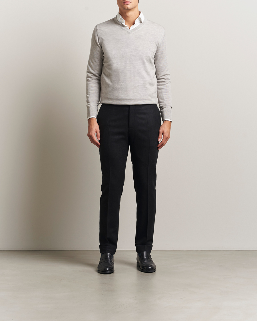 Hombres | Jerséis y prendas de punto | Charles Tyrwhitt | Pure Merino V-Neck Jumper Silver Grey