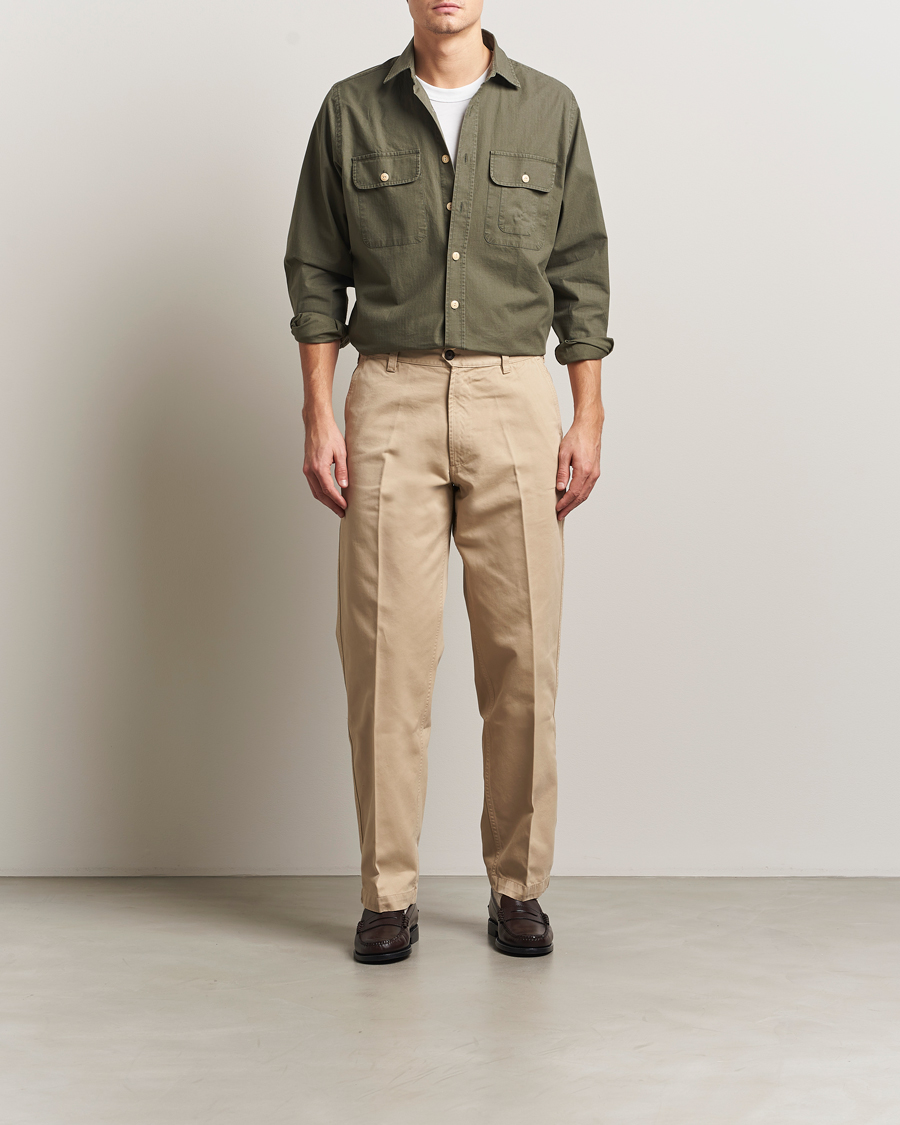 Hombres | Pantalones | Drake's | Flat Front Peached Cotton Chino Sand