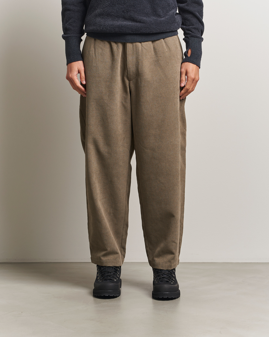Hombres | Pantalones | Goldwin | Wale Corduroy Straight Pants Taupe
