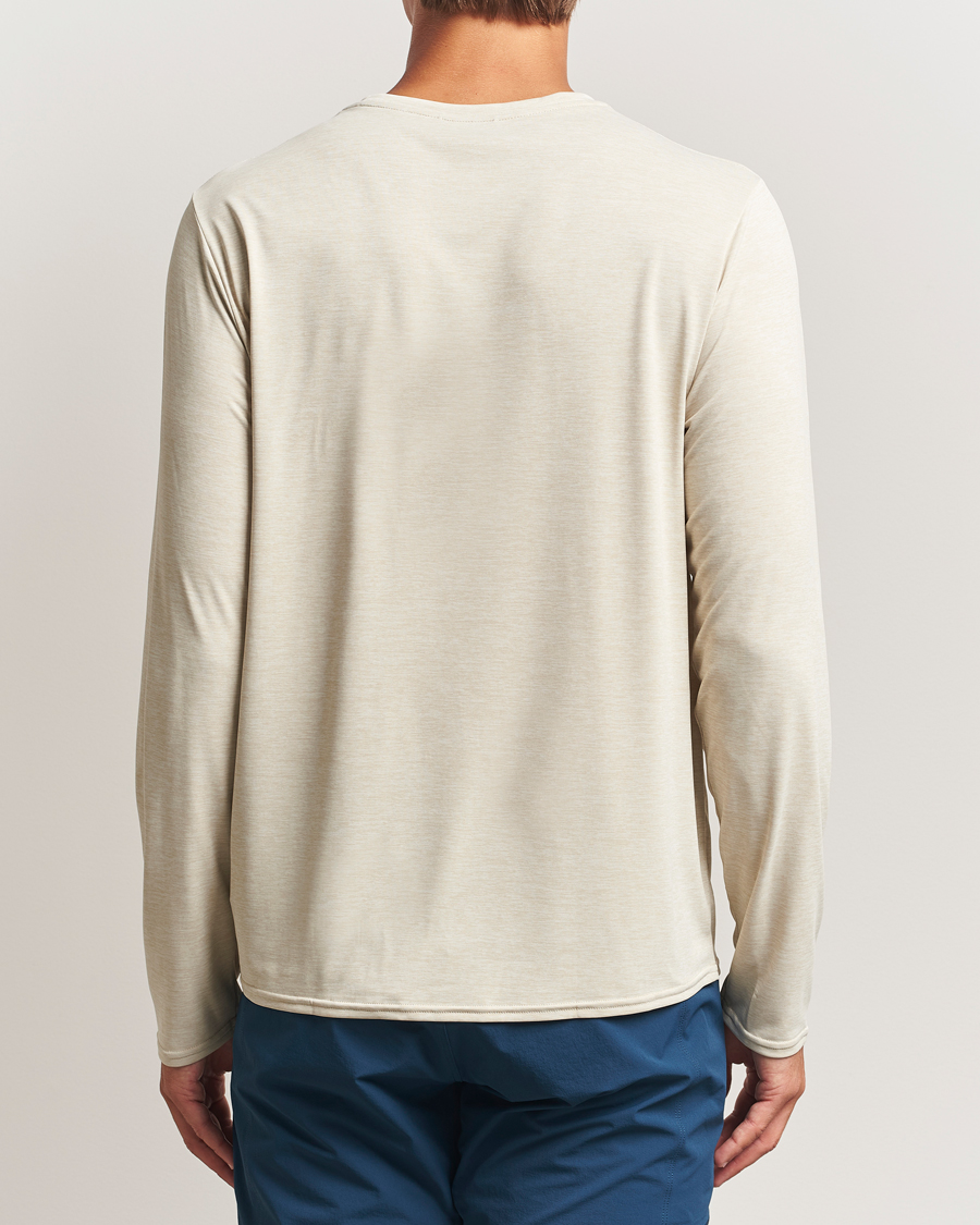 Hombres | Camisetas | Patagonia | Cap Cool Daily Graphic Long Sleeve T-Shirt Pumice X-Dye
